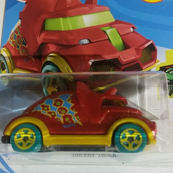 Hot Wheels Tricera-Truck - Picture 7 of 8